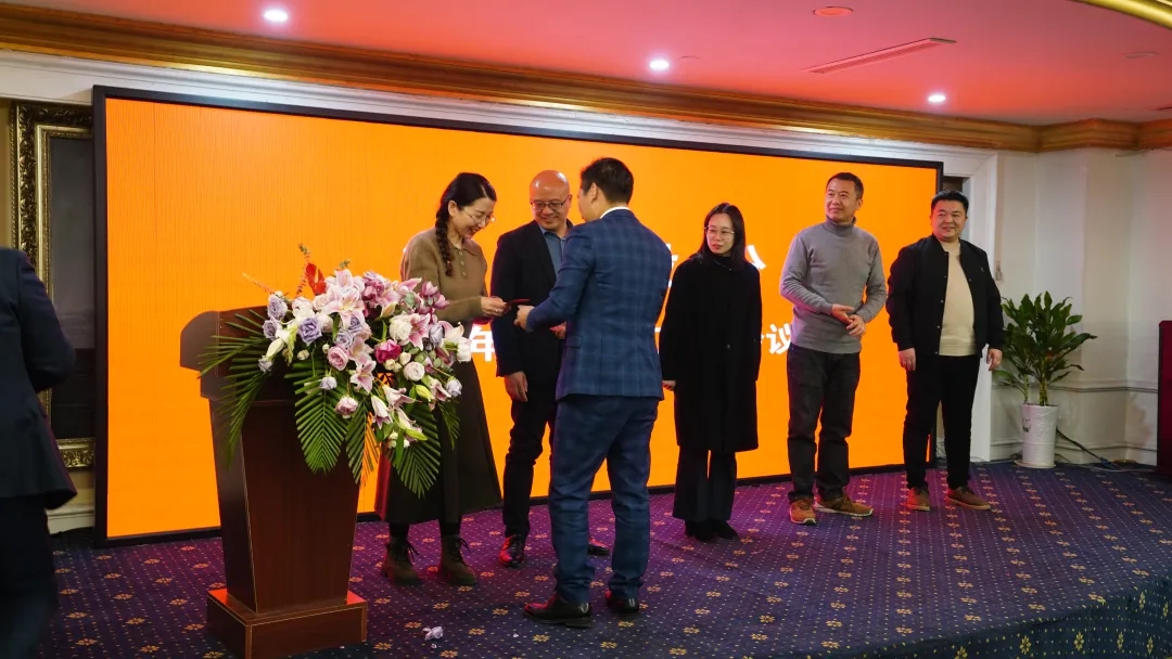 江蘇華展環(huán)境藝術(shù)股份有限公司.jpg 江蘇華展環(huán)境藝術(shù)股份有限公司.jpg